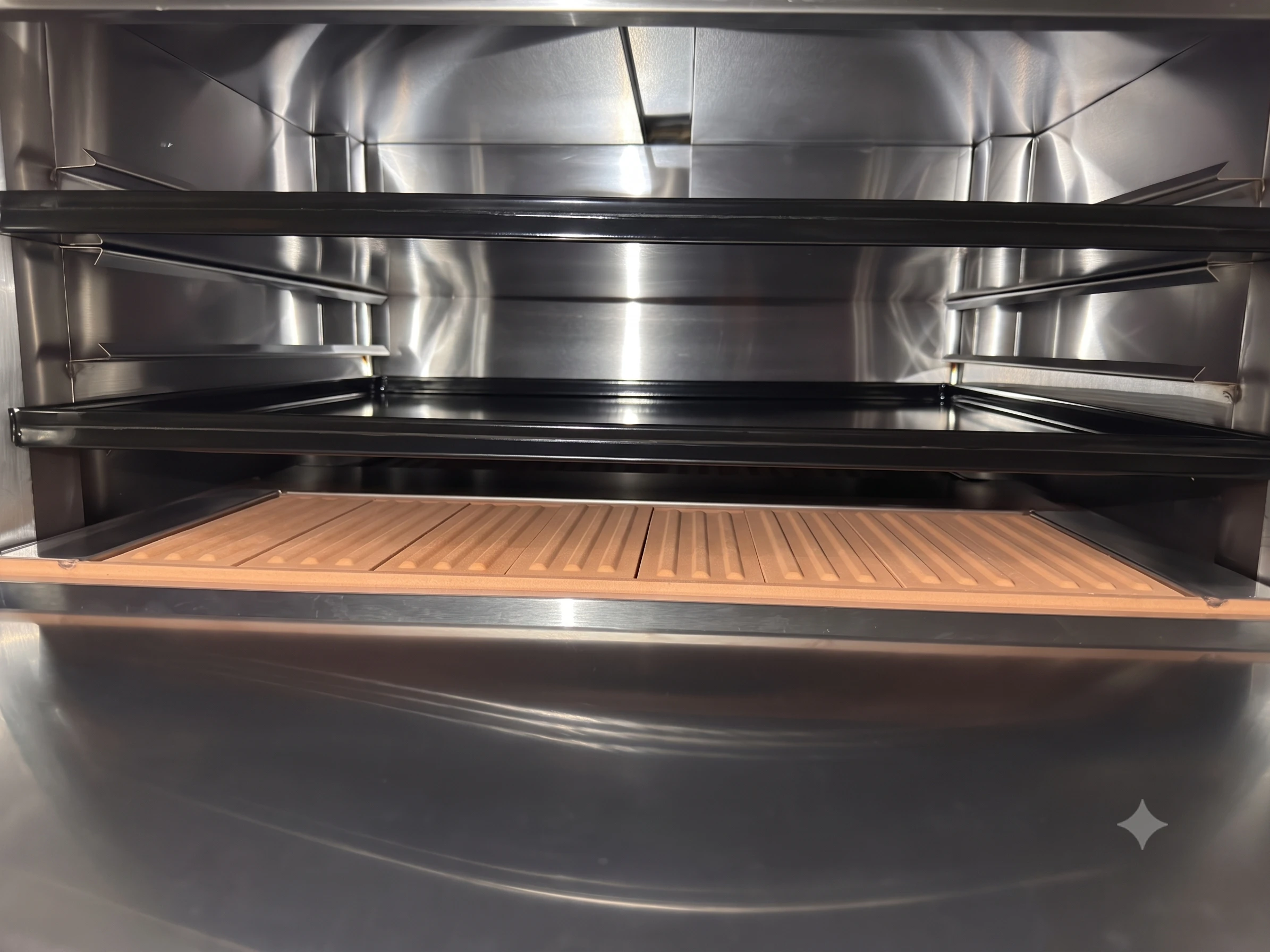 Horno industrial 21-Li con cámara de acero inoxidable y bandejas enlozadas Bravoinox
